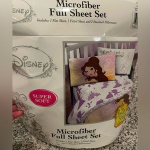 Full sheet set-one flat sheet, one fitted sheet, two standard pillowcases